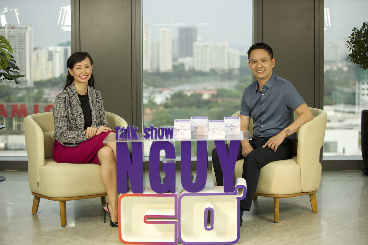 Shark Thái Vân Linh và CEO Lưu Anh Tiến trong talkshow Nguy - Cơ phát sóng sáng 30/12. Ảnh: S-World