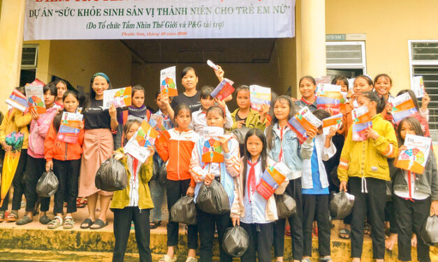 Hơn 16.000 trẻ em gái ở miền Trung sẽ được tặng băng vệ sinh