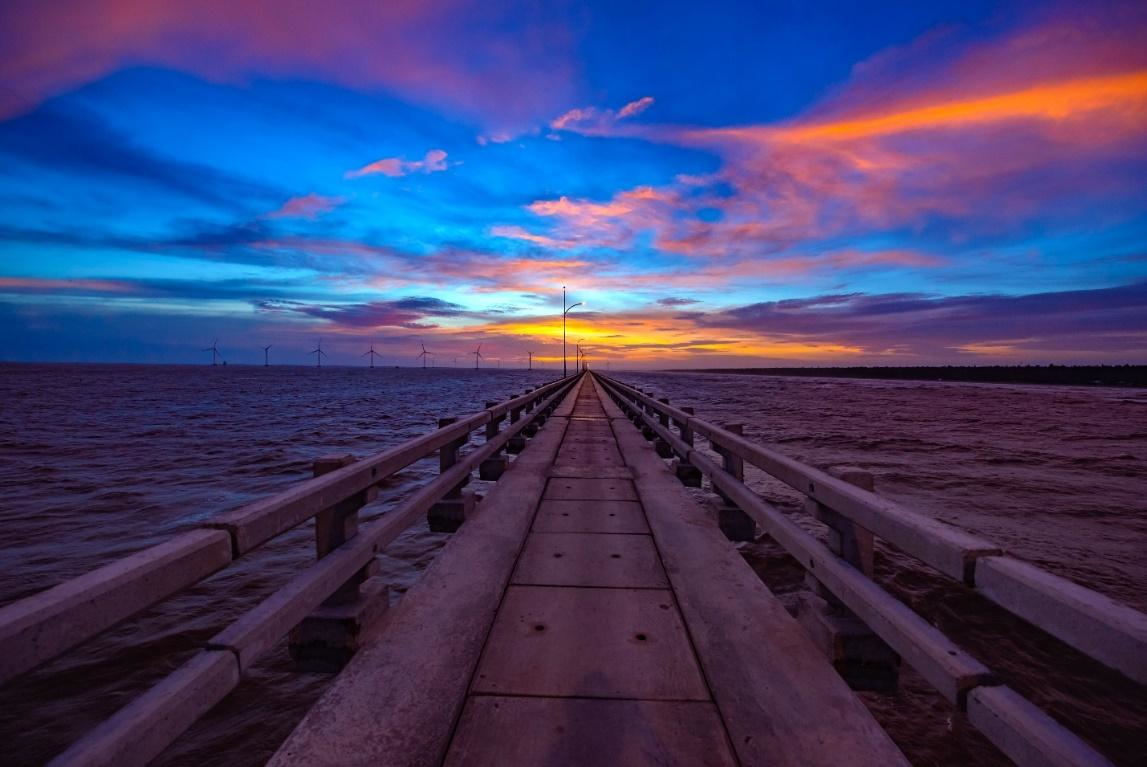 Đường chạy trên cầu dẫn của Nhà máy điện gió Đông Hải 1. Ảnh: Trung Nam Group