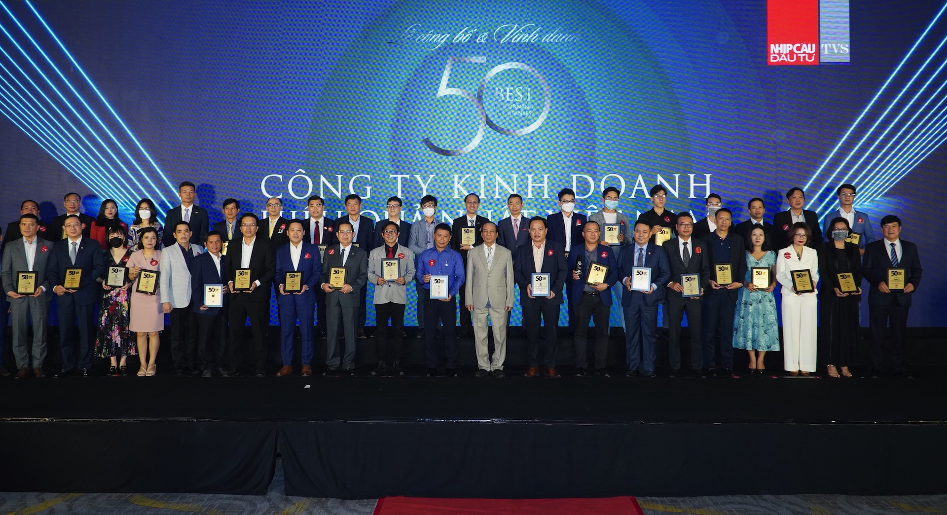 Các doanh nghiệp được vinh danh tại lễ trao giải Chương trình thường niên vinh danh Top 50 Công ty kinh doanh hiệu quả nhất Việt Nam.
