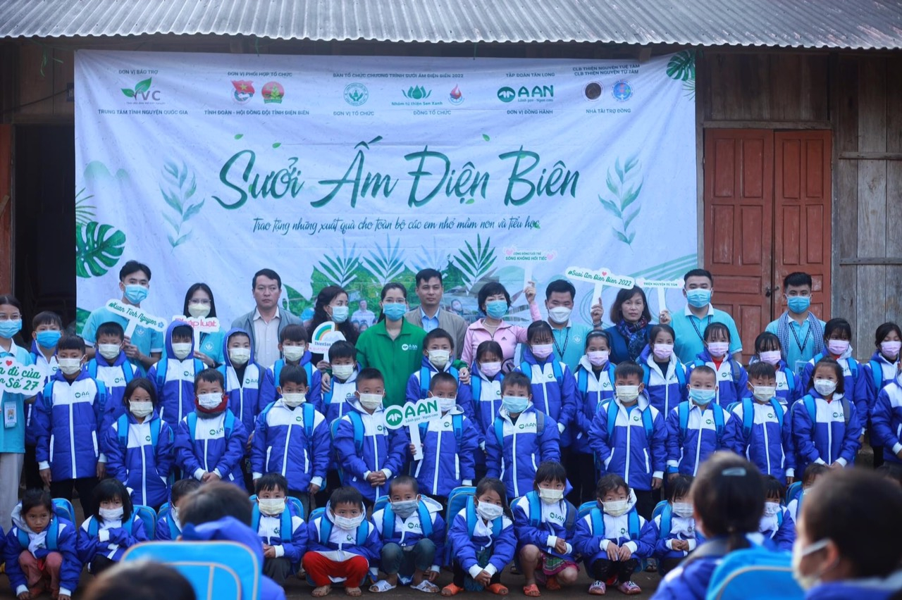 Gạo A An ‘sưởi ấm’ Tết bản cao - ảnh 2