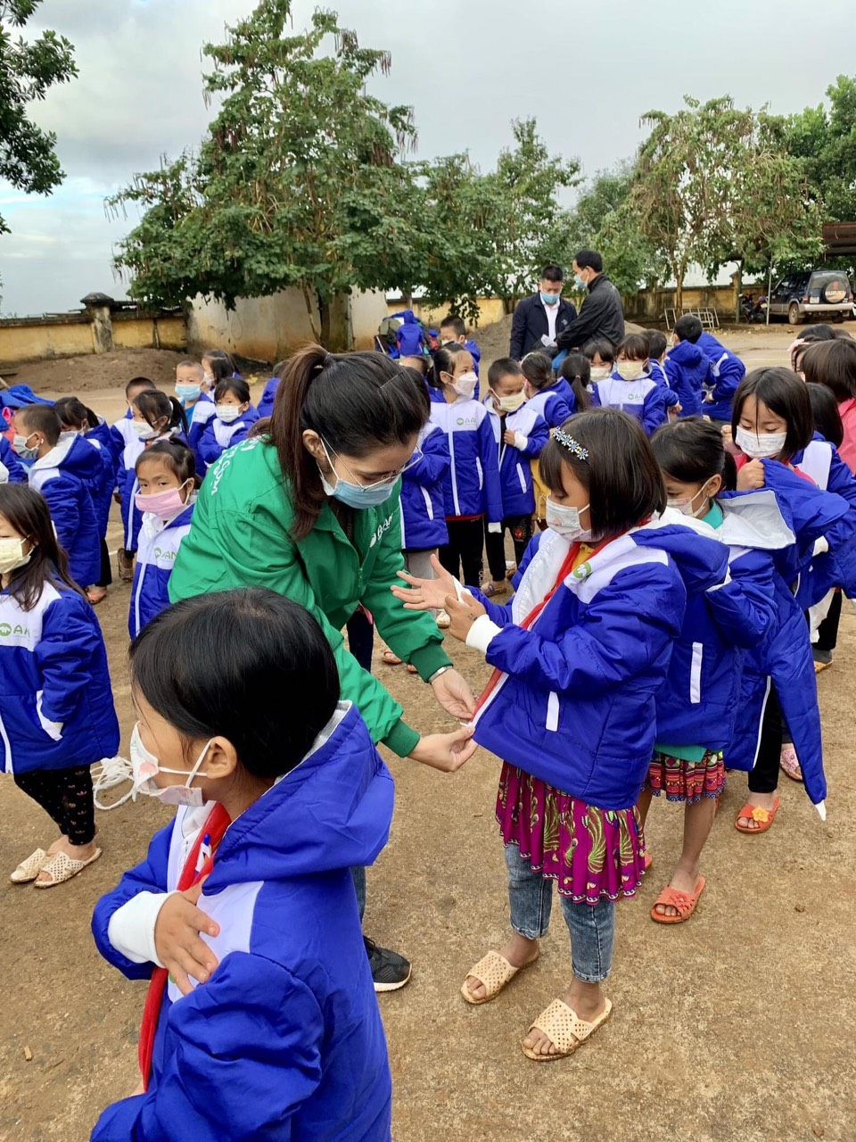 Gạo A An ‘sưởi ấm’ Tết bản cao - ảnh 5