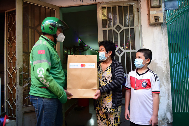 Trao sẻ chia, nhận nụ cười - hỗ trợ hàng ngàn trẻ em chịu ảnh hưởng bởi COVID-19 - Ảnh 2.