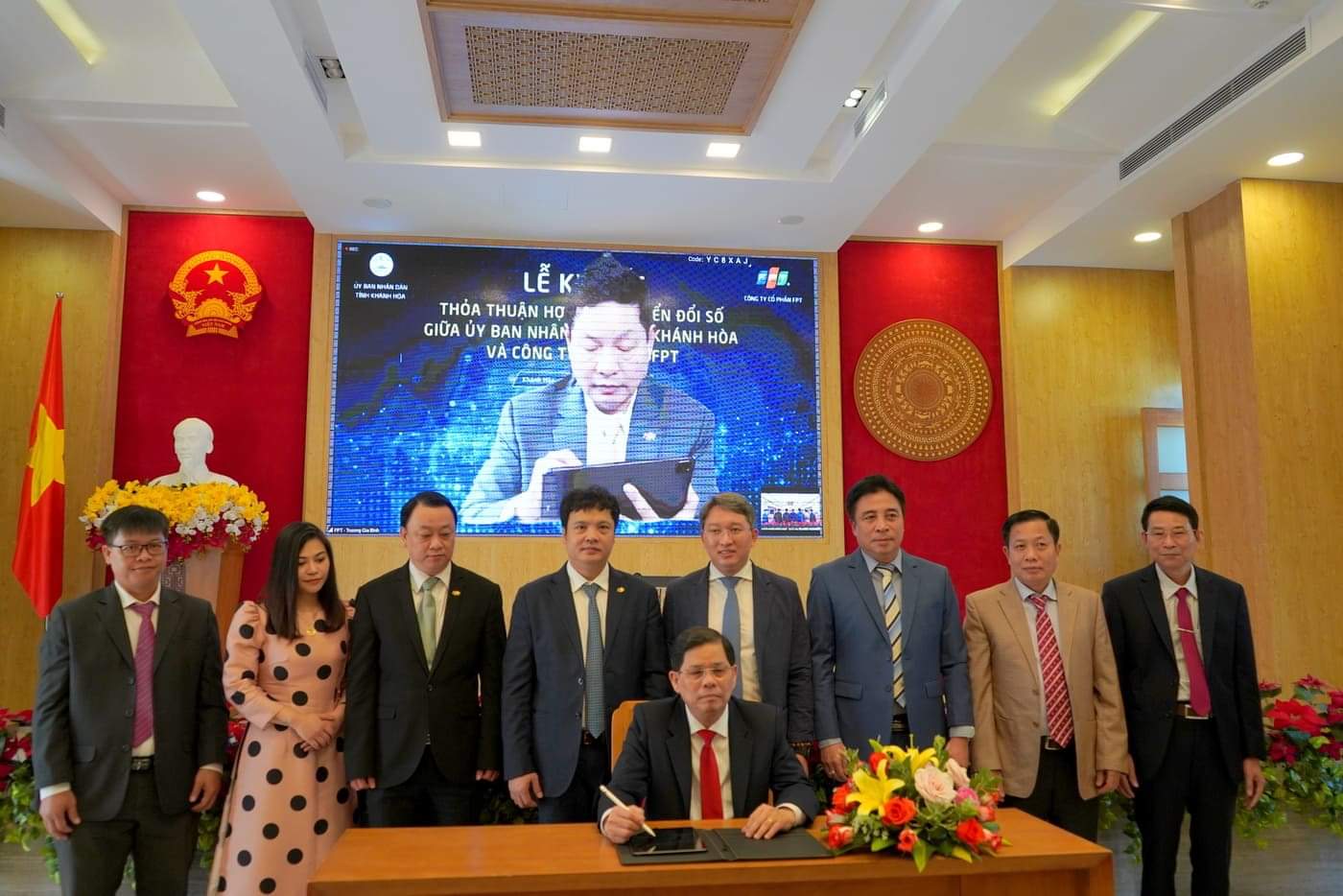 Tỉnh Khánh Hòa và Tập đoàn FPT ký kết thỏa thuận hợp tác chuyển đổi số. Ảnh: FPT
