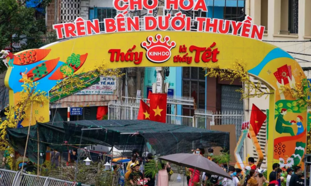 Không khí lễ hội ngập tràn chợ hoa ‘Trên bến dưới thuyền’
