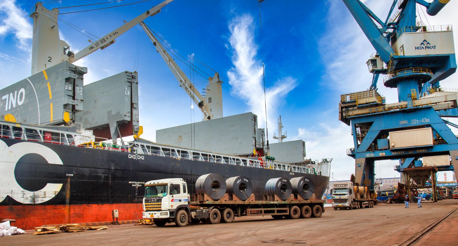 Sản lượng thép cuộn cán nóng HRC Hòa Phát tháng 2 tăng mạnh - ảnh 2