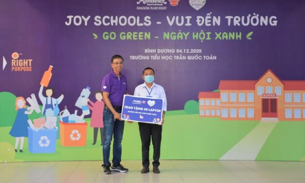 Mondelez Kinh Đô trao tặng máy tính cho các trường học trong khuôn khổ chương trình vui đến trường