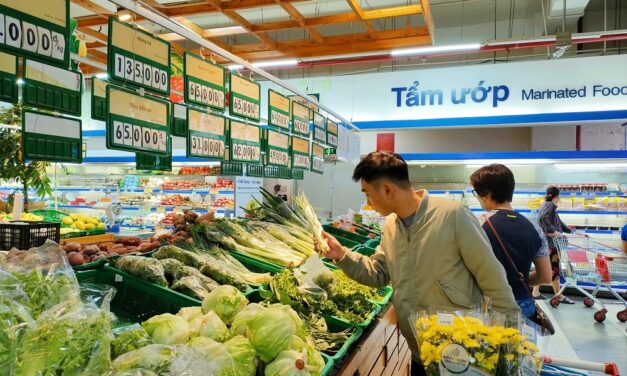 Các siêu thị Co.opmart miền Trung khuyến mãi hàng thiết yếu sau bão